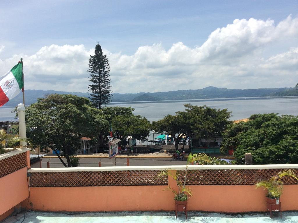 Hotel Juros Catemaco Exteriör bild